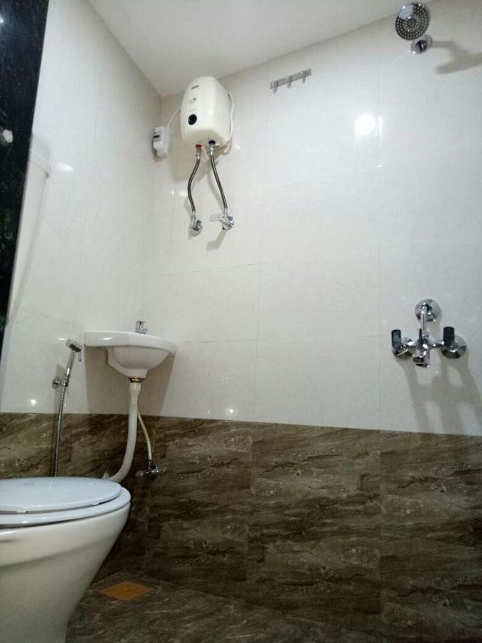 Classic Dormitory Mumbai Bagian luar foto