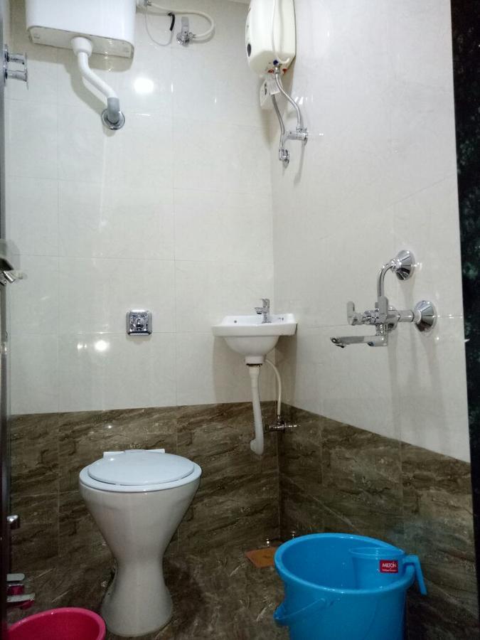 Classic Dormitory Mumbai Bagian luar foto