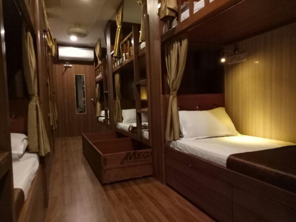 Classic Dormitory Mumbai Bagian luar foto