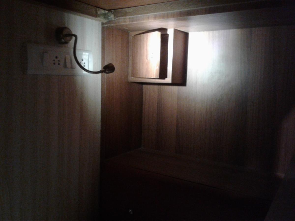 Classic Dormitory Mumbai Bagian luar foto